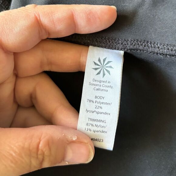 Athleta black leggings with mesh detail size XS - Picture 4 of 10